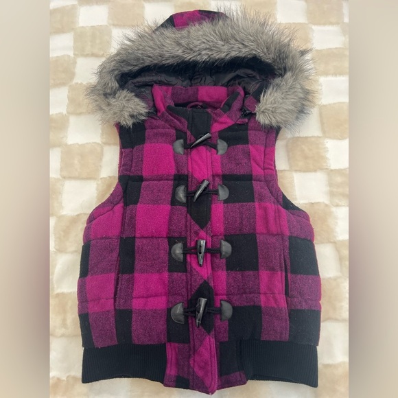 ✨AEROPOSTALE GORGEOUS‎ VEST✨ - Picture 1 of 7
